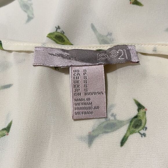 𝅺forever21 Sheer Parrot Print Blouse Sz S - Picture 12 of 13